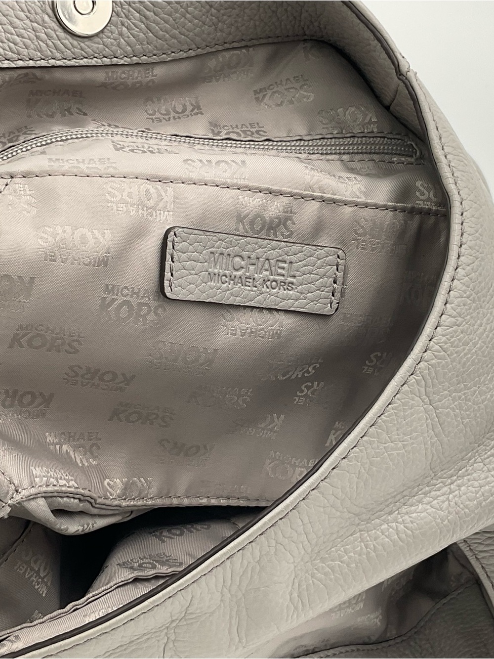 Michael Kors Pearl Grey Fulton Large Pebbled Leather Hobo Bag - Picture 7 of 7